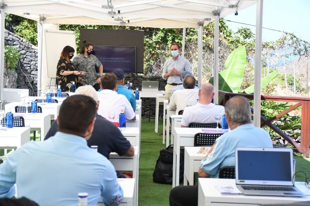 Turismo de Canarias forma a los bodegueros de La Gomera para impulsar la viticultura