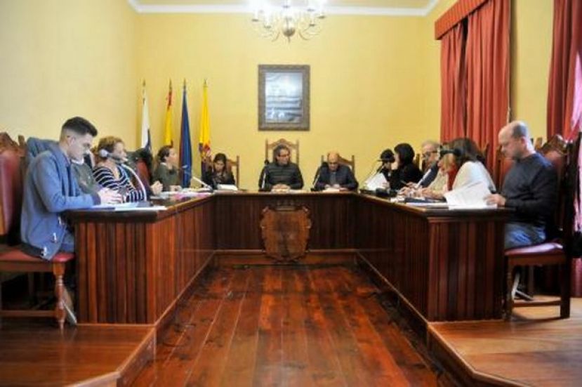 La oposici&oacute;n en Agaete se niega a cumplir la ley