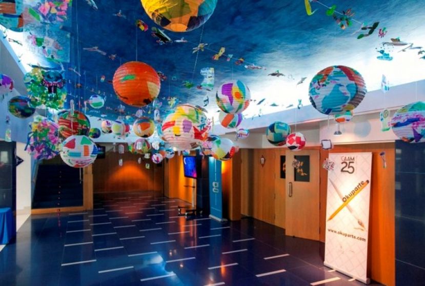 Taller para crear una gran instalación que decorará el Cuyás en &quot;Escenarios con arte&quot;