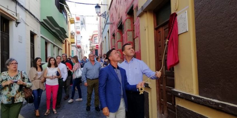 Guía: Las fachadas de la calle Poeta Bento se embellecerán con sus versos