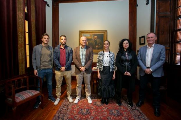 El entrenador de la UD Las Palmas, Pepe Mel, visit&oacute; la Casa-Museo P&eacute;rez Gald&oacute;s