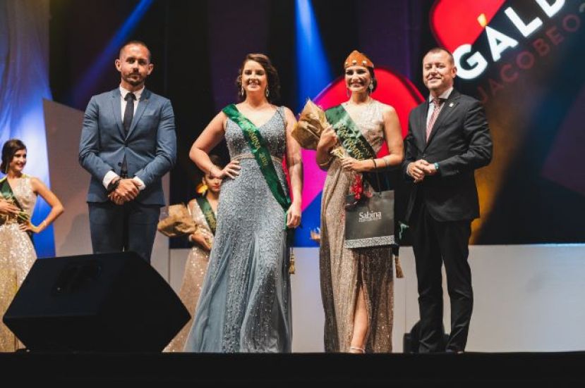 Gáldar: Águeda Díaz y Josué Tacoronte, Guayarmina y Bentejuí de las Fiestas (Vídeo)