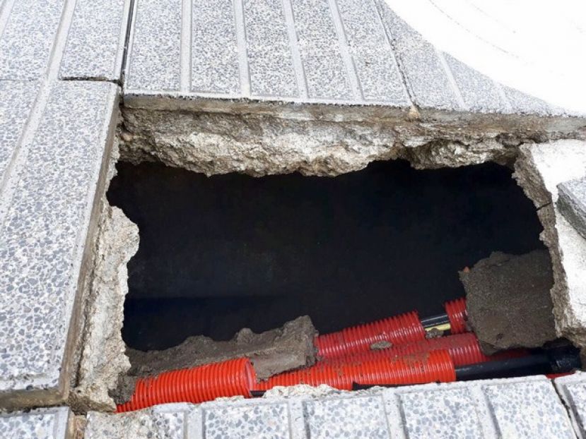 El Cabildo estudia los da&ntilde;os en el muro de contenci&oacute;n de la Avenida Mar&iacute;tima por el oleaje para planificar la reparaci&oacute;n