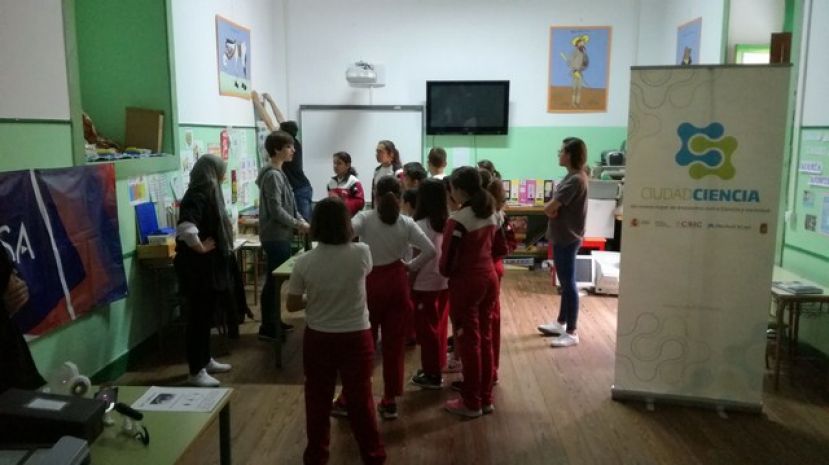 Gáldar: Un total de 150 alumnos disfrutan del taller ‘Descubriendo la luz’
