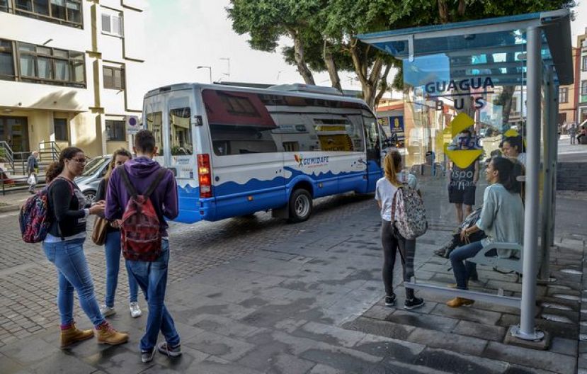 El Cabildo concede 144.000 euros para la instalación de marquesinas