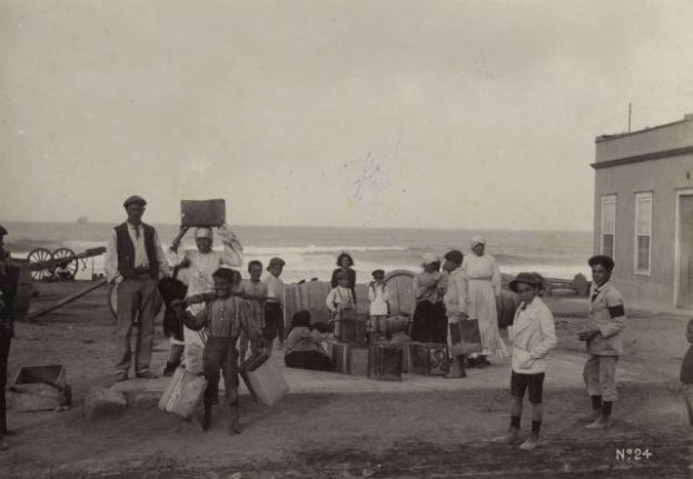 Una muestra del Cabildo desvela los cambios que vieron los ojos del compositor Santiago Tejera de mediados del XIX a ya entrado el XX