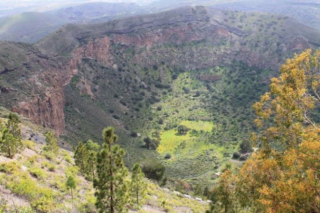El Cabildo celebra la segunda de las tres visitas guiadas previstas a la Caldera de Bandama