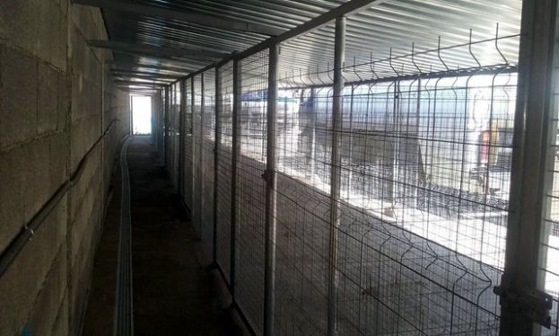 Mog&aacute;n tiene instalaciones para dar cobijo a los 90 podencos