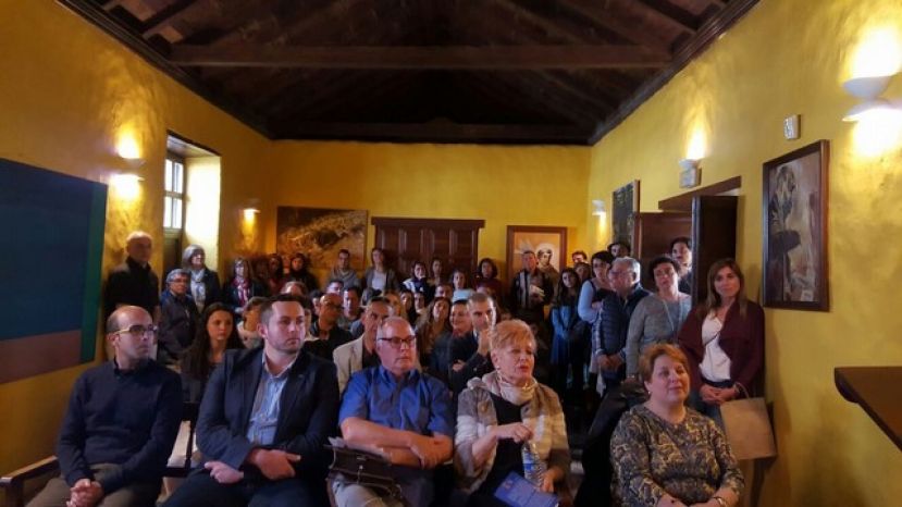 G&aacute;ldar: Presentado el libro de poemas &ldquo;Con G&aacute;ldar en el coraz&oacute;n&rdquo;