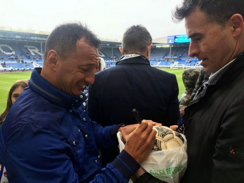 &Aacute;ngel Luis Camacho, en el homenaje de &lsquo;Los h&eacute;roes del Ascenso&rsquo; del Alav&eacute;s
