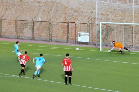 Fútbol 1ª Regional: El Unión Marina cae goleado por 0-4 ante el CD Cerruda