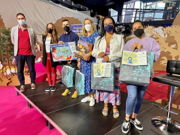 Premiados 4 centros educativos por el &lsquo;D&iacute;a de la Mujer y la Ni&ntilde;a en la Ciencia 2021&rsquo;