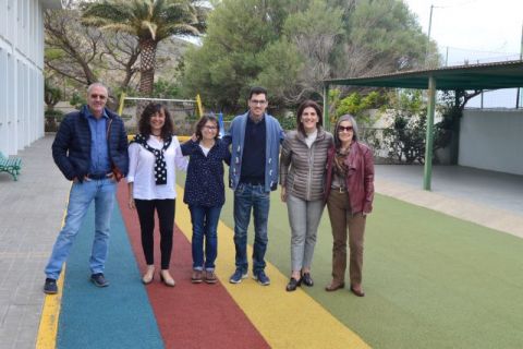Agaete: Ana Dorta visita con Javier Gil (CC) las obras de los centros de primaria