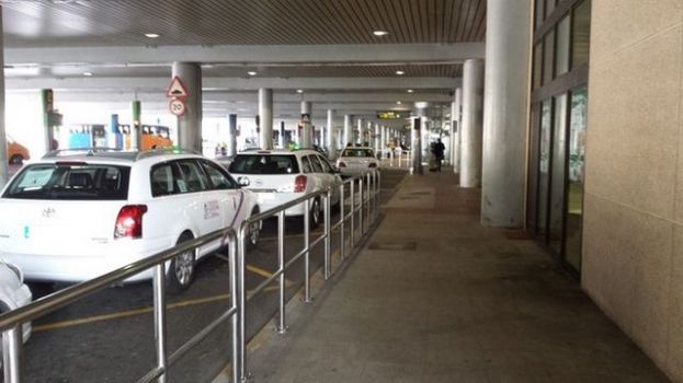 CC insta a que se solucione el conflicto del taxi en el aeropuerto