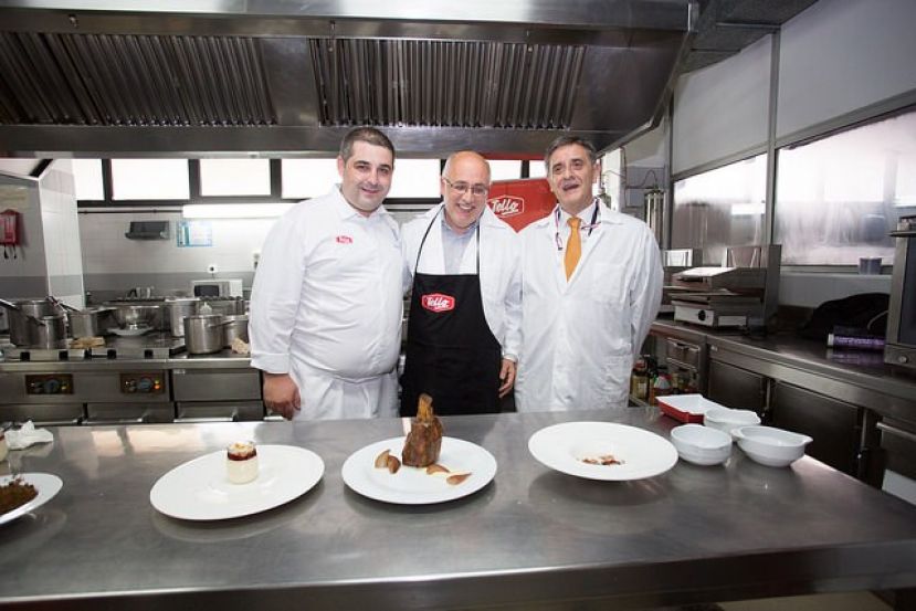 El chef Erlantz Gorostiza, los alumnos de Hecansa y Tello confeccionar&aacute;n 900 men&uacute;s solidarios para la noche de Navidad