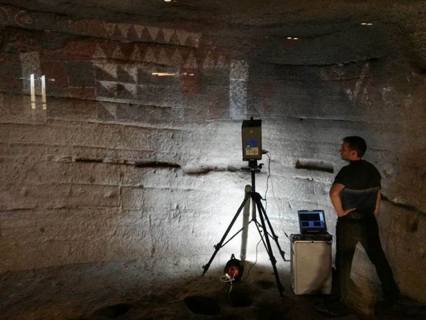Una decena de especialistas &lsquo;chequea&rsquo; los trabajos realizados en Cueva Pintada
