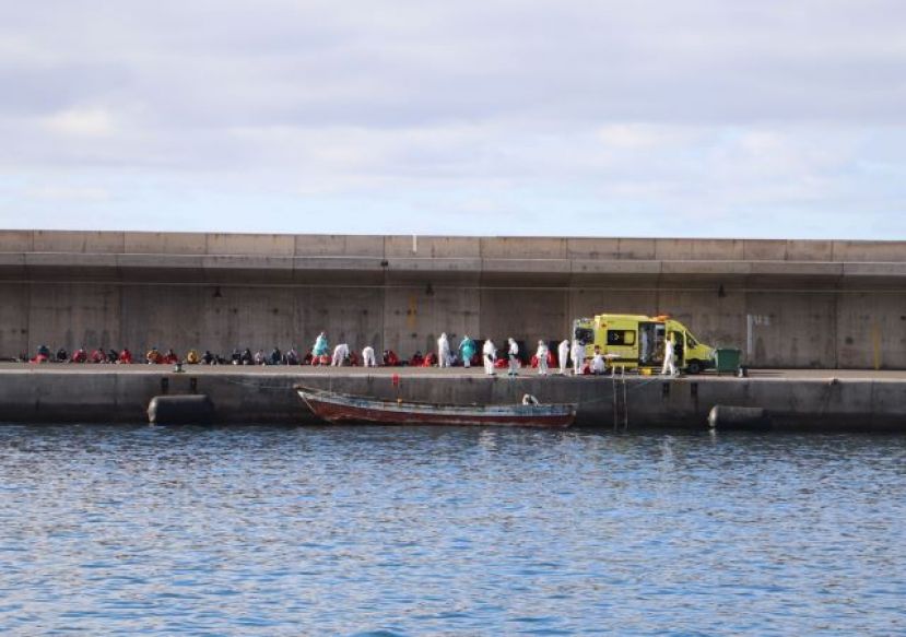 Curbelo pide al Estado el traslado de los migrantes llegados a La Gomera (Video)