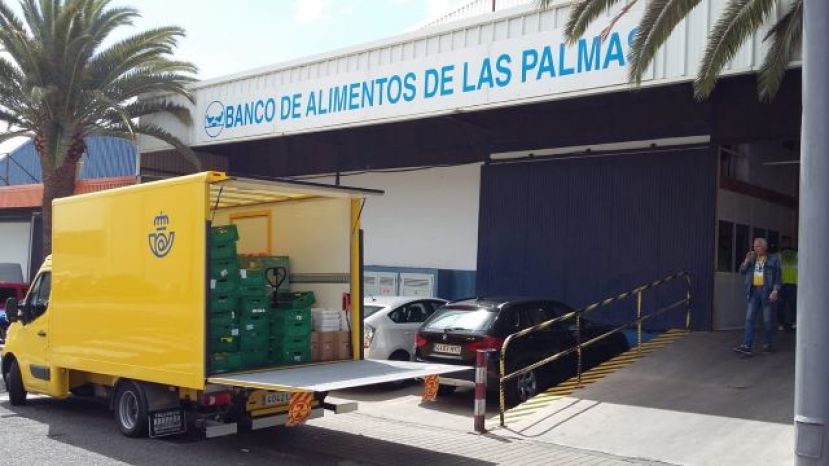 Correos entrega al Banco de Alimentos de Las Palmas más de 300 kilos de comida