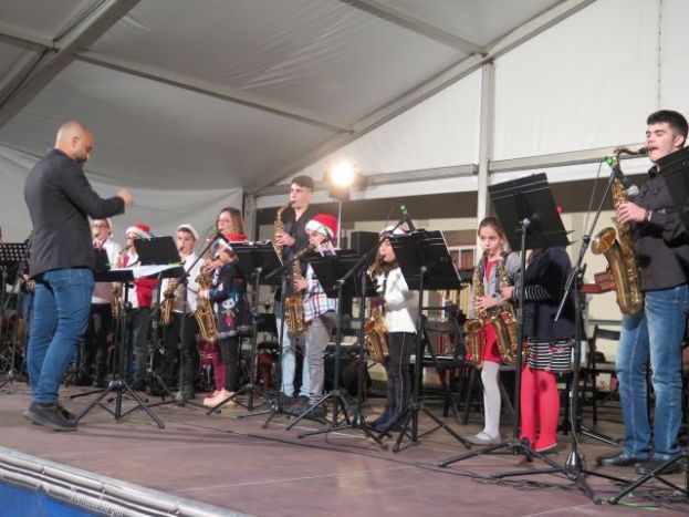 Las Escuelas Art&iacute;sticas Municipales Ciudad de Gu&iacute;a se suman a las fiestas de Navidad