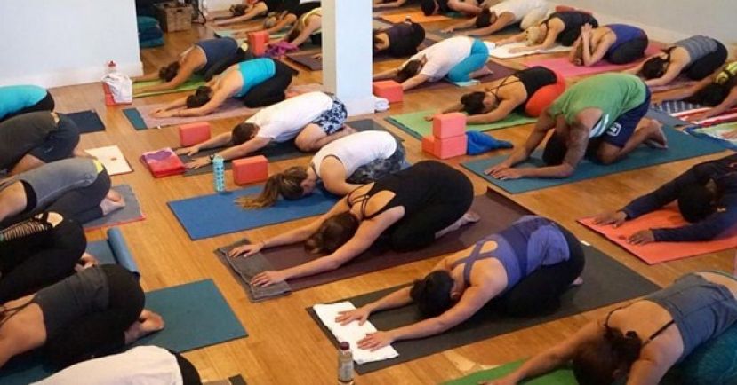 Gu&iacute;a: Clase de yoga del Sistema de Yoga en la Vida Cotidiana en San Roque