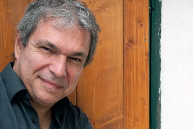 Manuel M. Almeida aborda su experiencia literaria en la novela, el cuento, la poes&iacute;a, las redes sociales o las letras para canciones