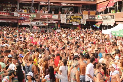 El Desfile del PRIDE Gran Canaria re&uacute;ne a m&aacute;s de 80.000 personas en Maspalomas