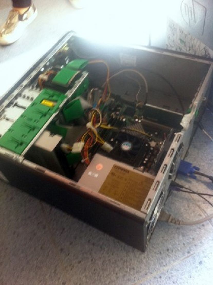 Unidos por Gran Canaria sufre actos vand&aacute;licos en su secretar&iacute;a pol&iacute;tica