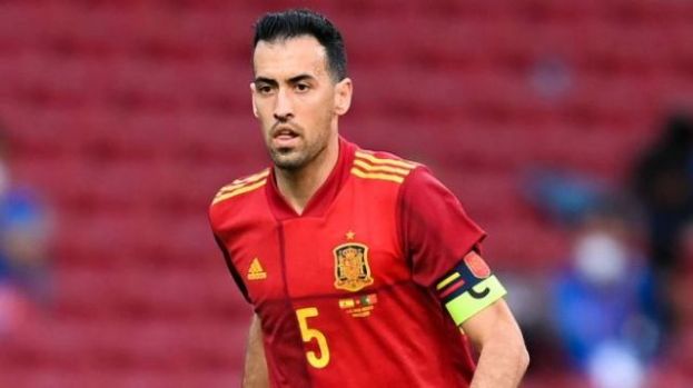 La RFEF informa que Busquets ha dado positivo en COVID-19