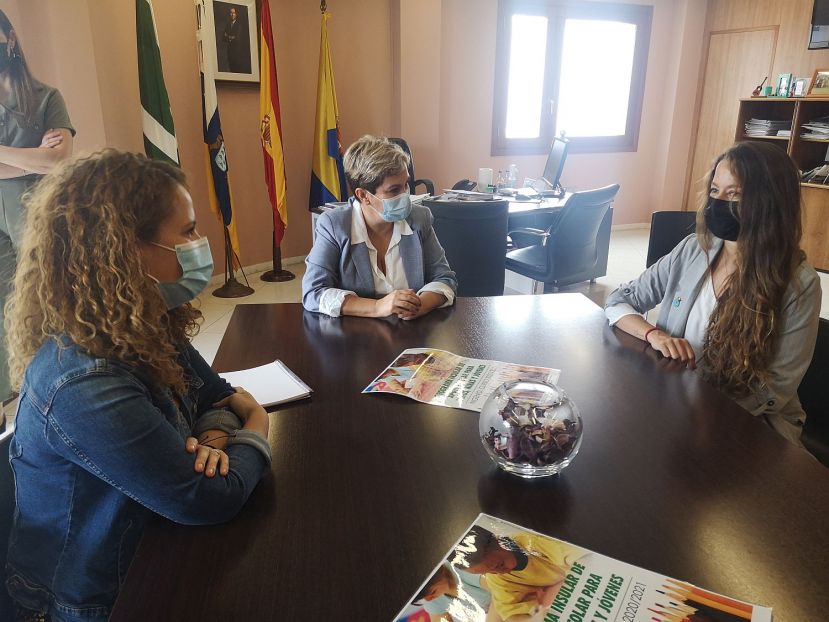 Olaia Mor&aacute;n, visita a los alumnos del Programa de Apoyo Escolar en Ingenio