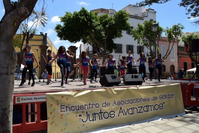 Gáldar: “Juntos Avanzamos” convierte la Plaza de Santiago en una fiesta
