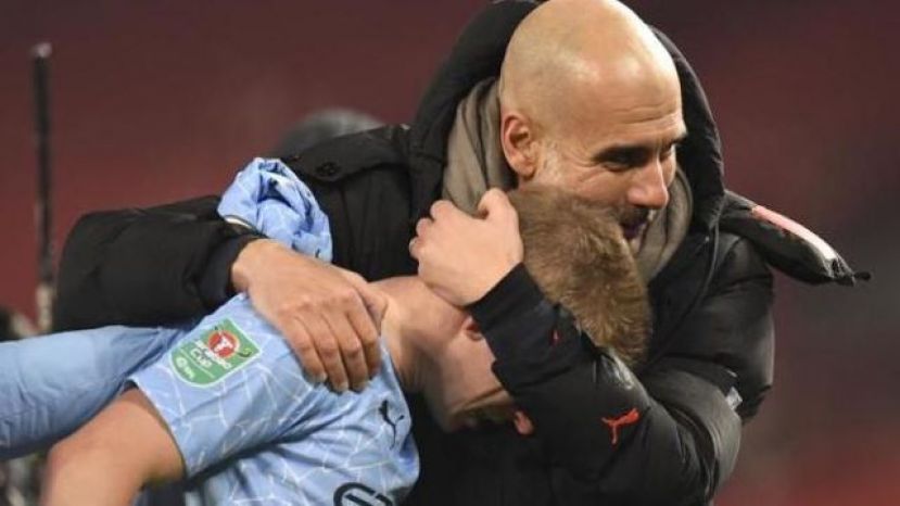 Guardiola gana con el City la Copa de la Liga, su título 30 desde el banquillo