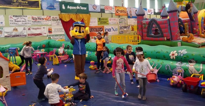 Teror: El Polideportivo se convierte en una gran ludoteca para ni&ntilde;os/as de 4 a 12 a&ntilde;os
