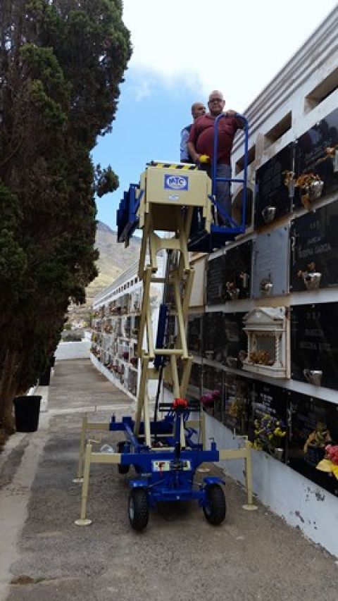 G&aacute;ldar: Llega al Cementerio de San Isidro la nueva maquinaria