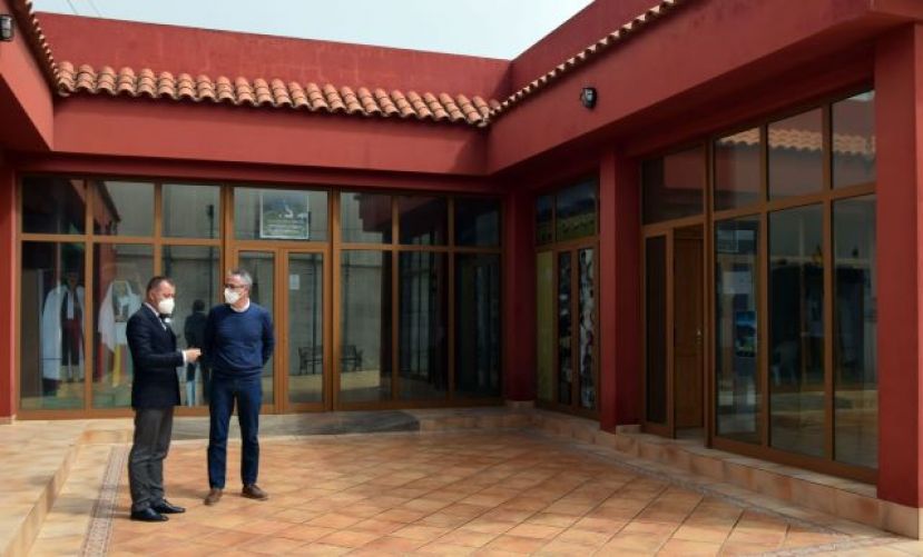 G&aacute;ldar: El Alcalde visita la Oficina de Median&iacute;as y destaca la atenci&oacute;n cercana