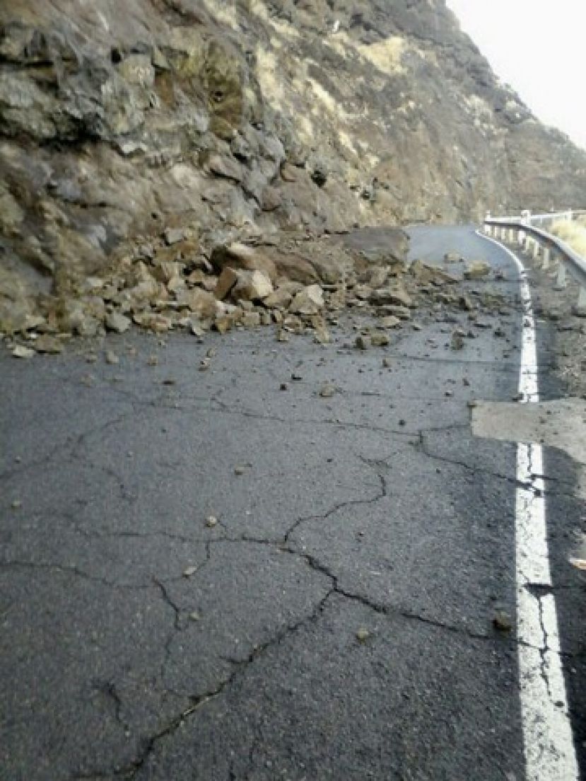 El Cabildo trabaja en la limpieza de varios desprendimientos ocurridos esta madrugada por las lluvias en Gran Canaria