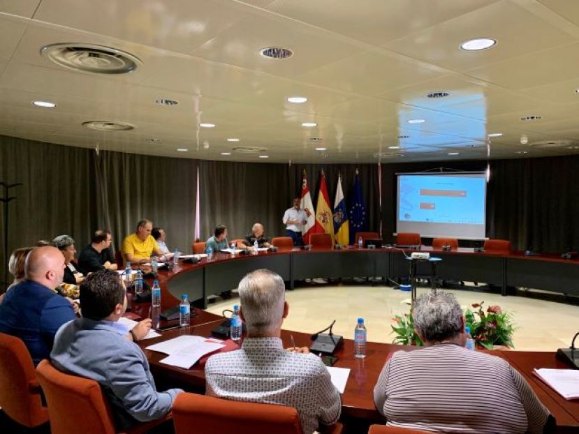 La Gomera: Se aborda la planificaci&oacute;n insular para la creaci&oacute;n de suelo industrial
